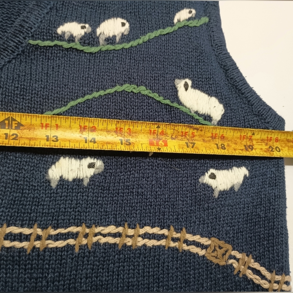 Capacity Women's Navy Farm Scene Knit Vest - Picture 6 of 6